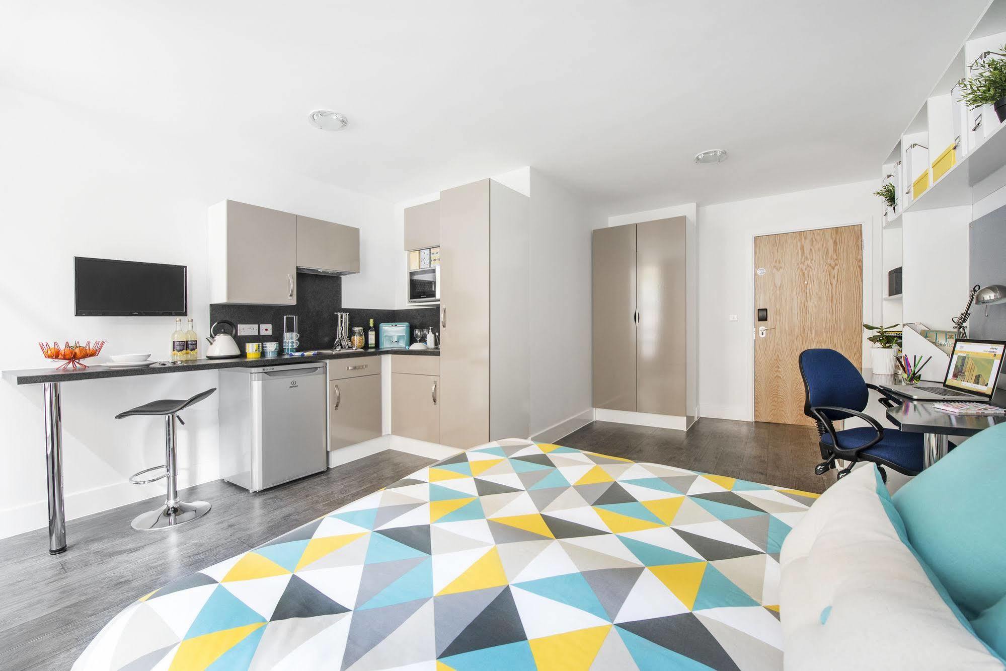 Destiny Student - Holyrood Apartment Edinburgh Luaran gambar